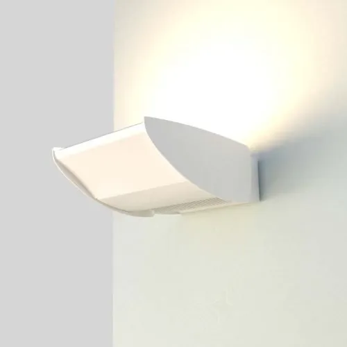 D1 — Linear by Insight Lighting